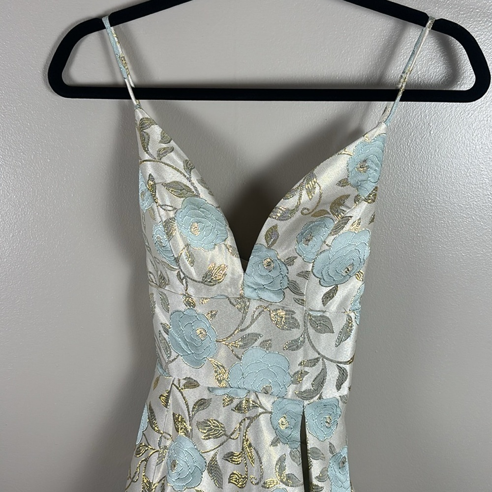 Windsor Women’s Kentucky Derby Blue Floral Dress Spaghetti Straps Gold Accents - Picture 2 of 9